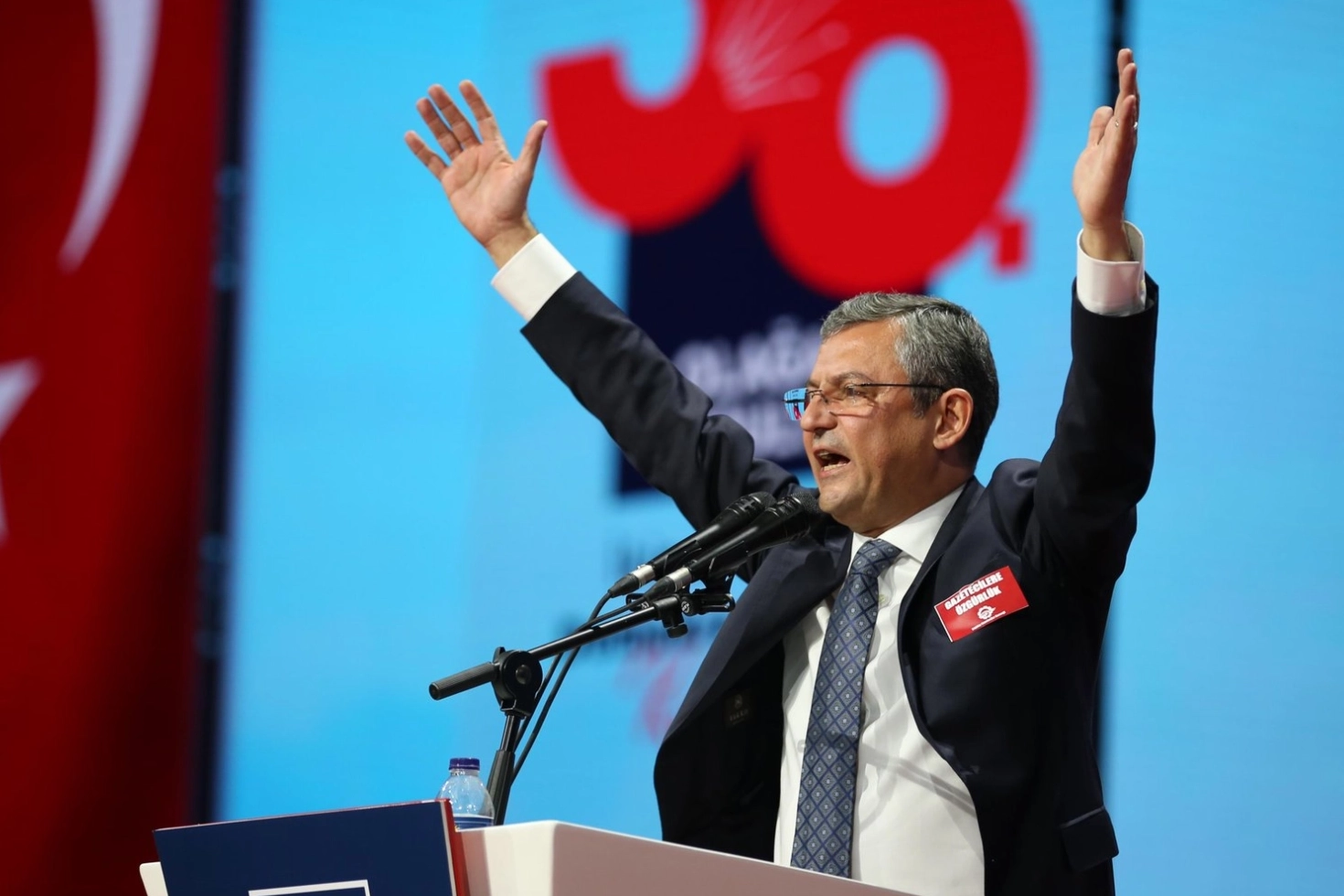 Özgür Özel’den Yeni Parti Hamlesi: 91 Vekille YENİ Parti’ye Katıldı